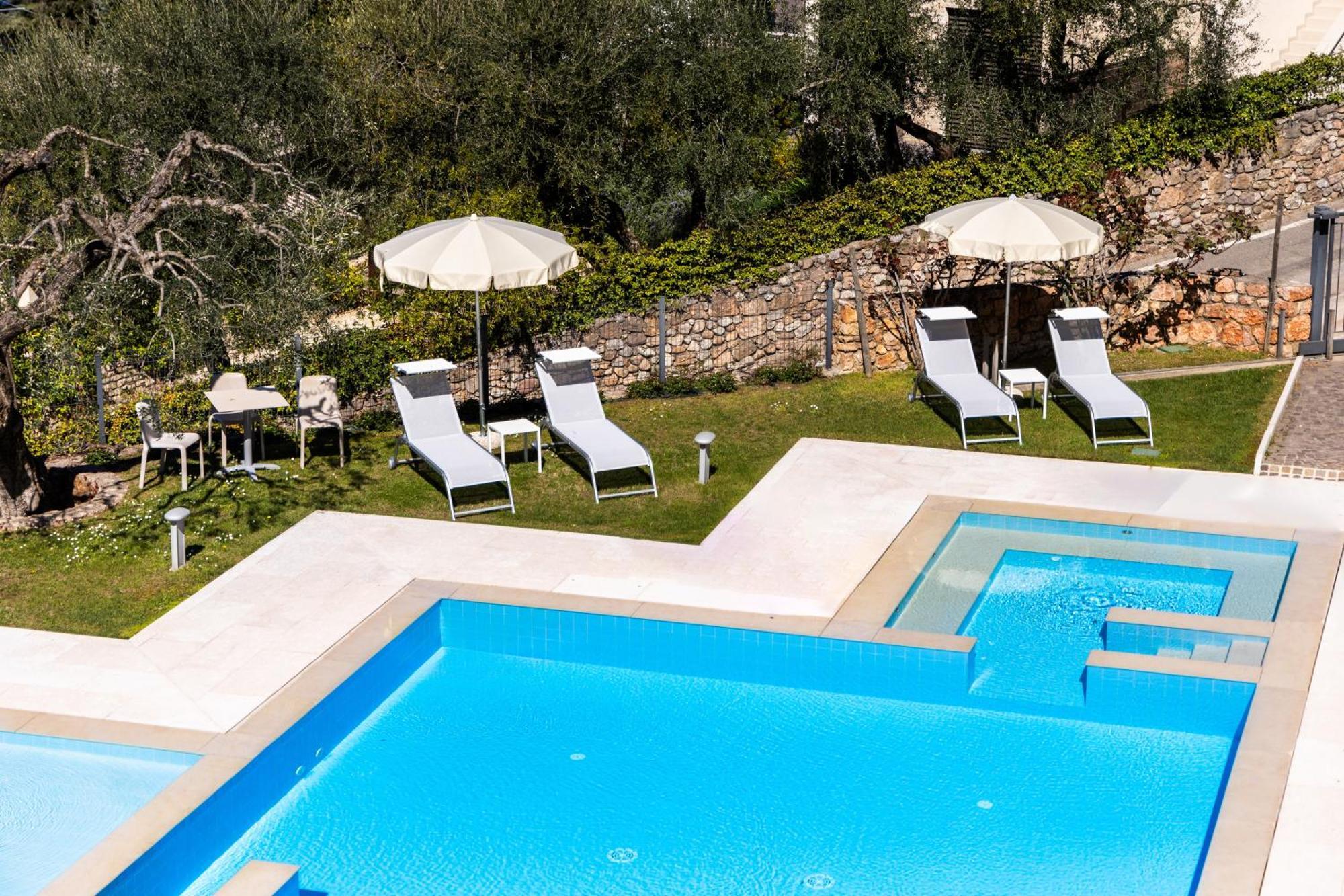 Residence La Corte Danese Торрі-дель-Бенако Екстер'єр фото