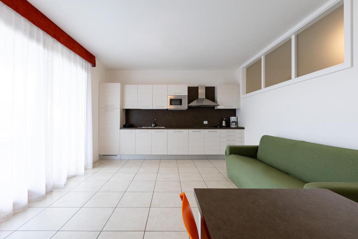 Residence La Corte Danese Торрі-дель-Бенако Екстер'єр фото